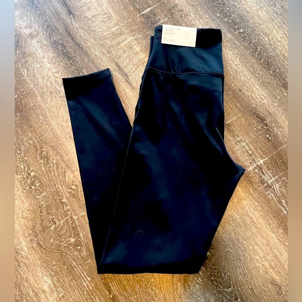 NWT American Eagle Leggings Size Medium